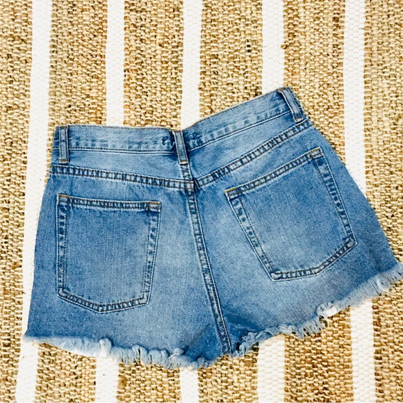 Forever 21 denim lace pockets distressed style mom shorts high rise medi… - Picture 4 of 5